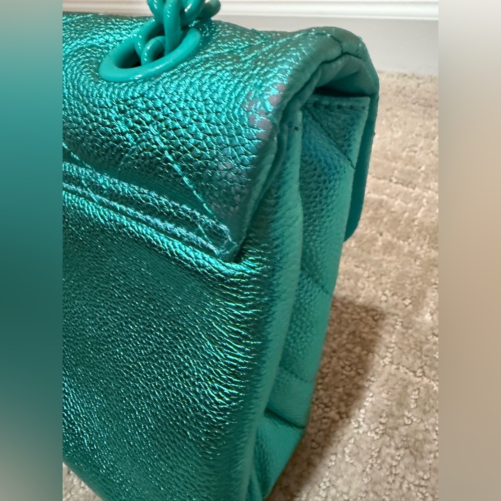 Kurt Geiger London Metallic Quilted Kensington Drench Purse - Picture 4 of 16